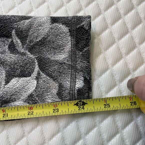 Athleta Floral $109 Elation Textured Stretch Tight Leggings Pants 7/8 Size M - Picture 11 of 11